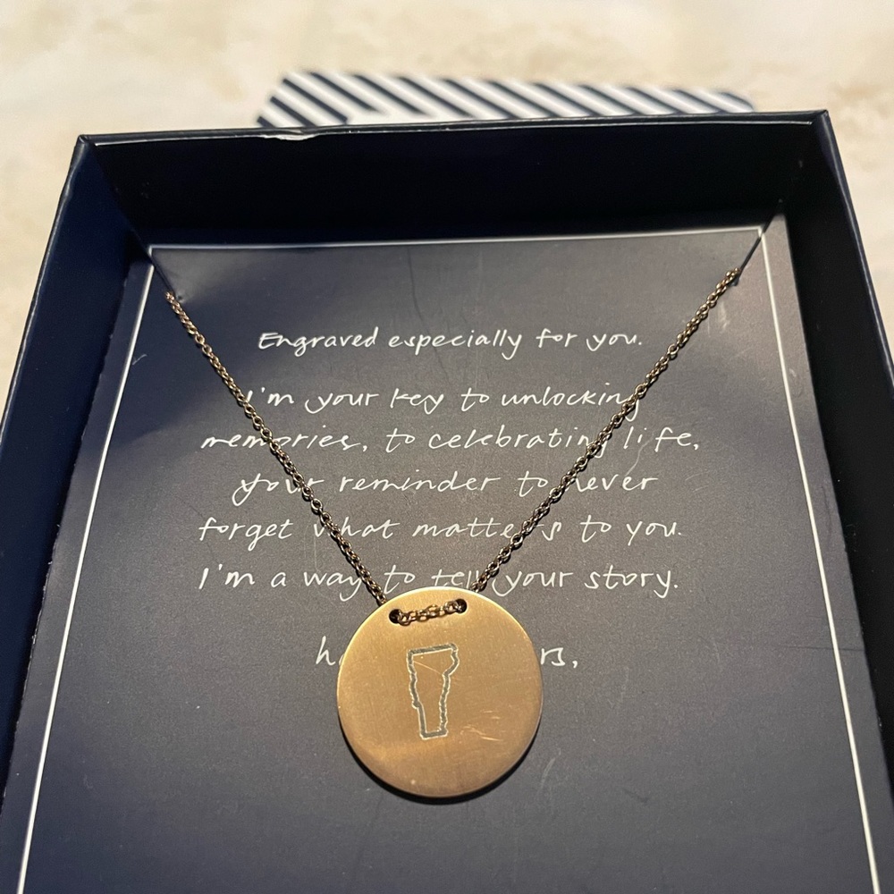 NEW IN box - Keep Collective engraveable Vermont disc necklace